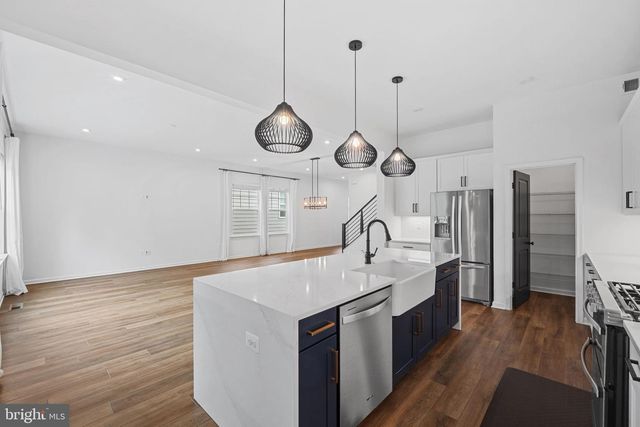 18080 MOSS GARDEN RD, Dumfries, VA 22026