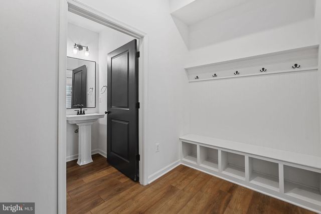 18080 MOSS GARDEN RD, Dumfries, VA 22026