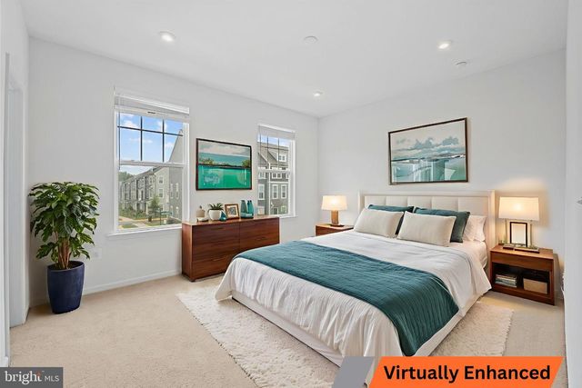 18080 MOSS GARDEN RD, Dumfries, VA 22026