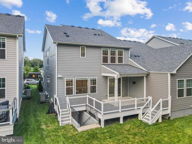 18080 MOSS GARDEN RD, Dumfries, VA 22026