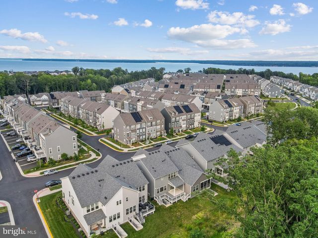 18080 MOSS GARDEN RD, Dumfries, VA 22026