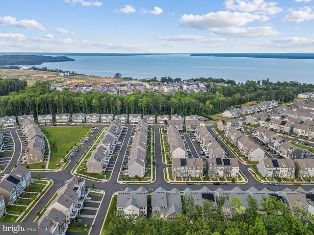 18080 MOSS GARDEN RD, Dumfries, VA 22026