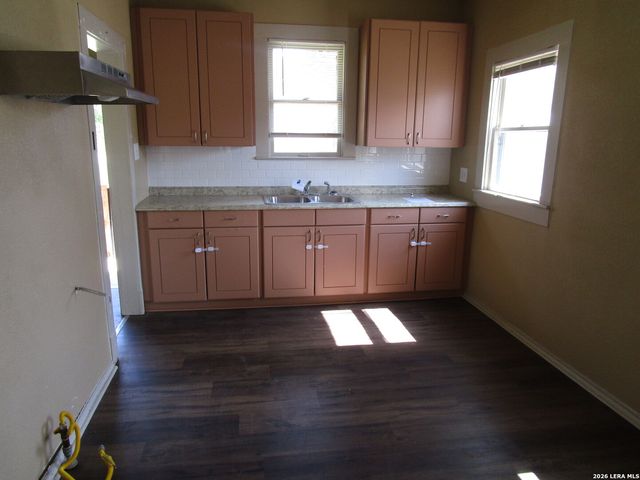 638 Canton, San Antonio, TX 78202
