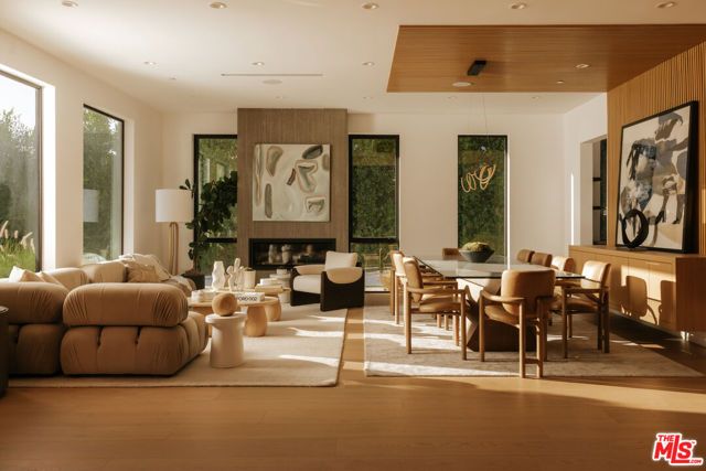 5244 Tampa Avenue, Tarzana (los Angeles), CA 91356