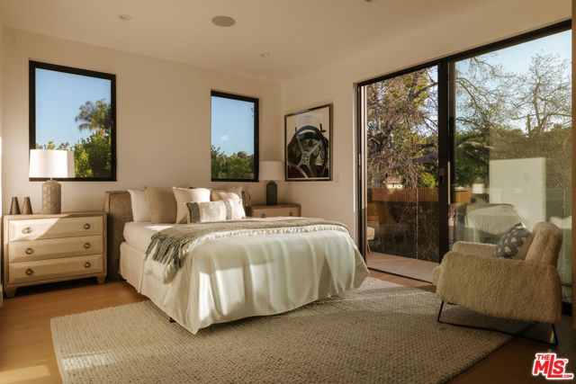 5244 Tampa Avenue, Tarzana (los Angeles), CA 91356