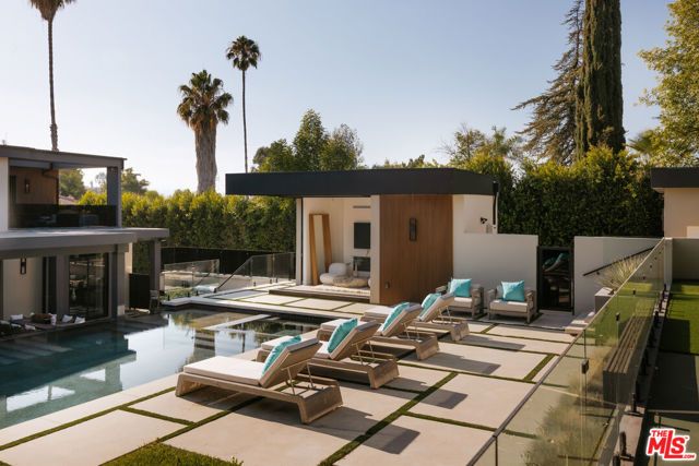 5244 Tampa Avenue, Tarzana (los Angeles), CA 91356