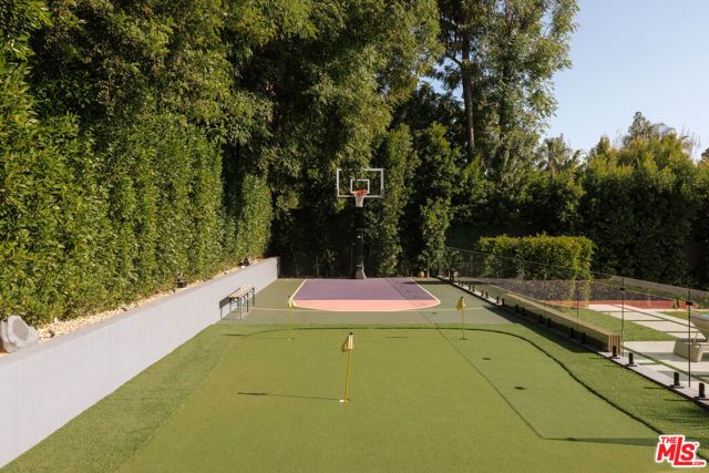 5244 Tampa Avenue, Tarzana (los Angeles), CA 91356