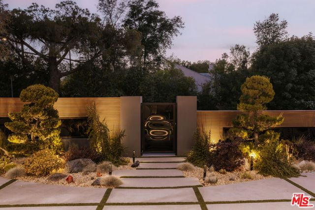 5244 Tampa Avenue, Tarzana (los Angeles), CA 91356
