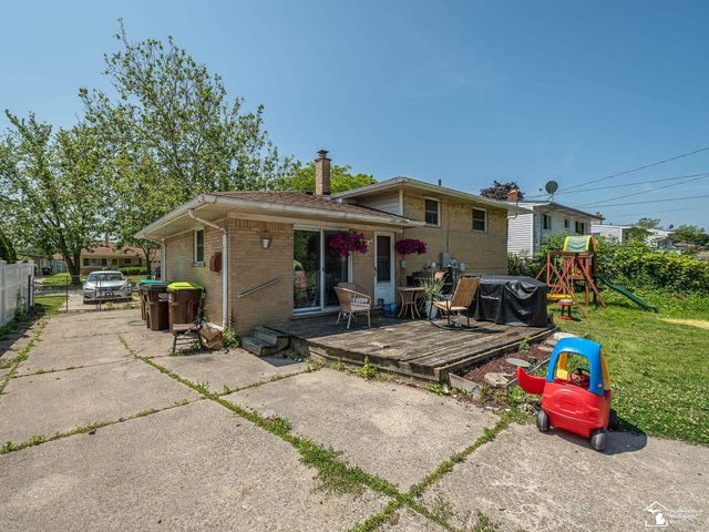 22452 Candace Street, Rockwood, MI 48173