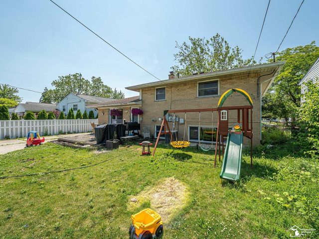 22452 Candace Street, Rockwood, MI 48173