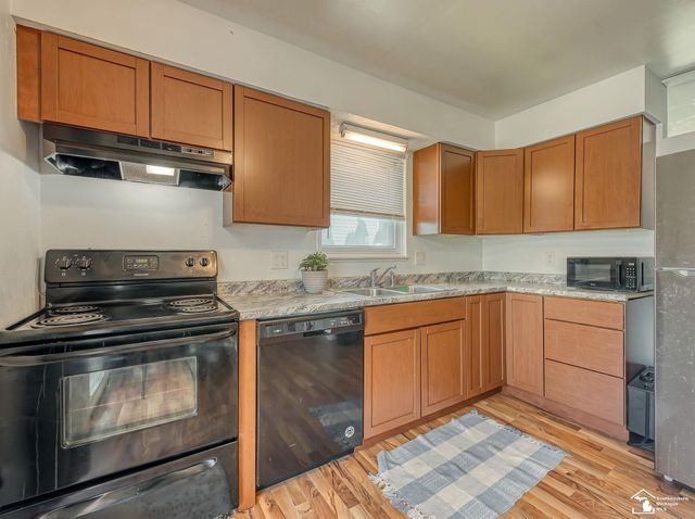 22452 Candace Street, Rockwood, MI 48173