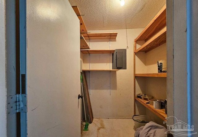 601 E Burgess D6, Pensacola, FL 32504