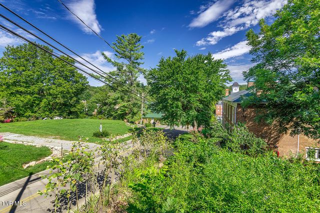 203 South Cherokee Street, Jonesborough, TN 37659