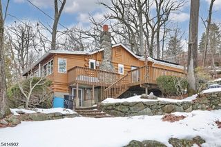 390 Lakeview Ave, Ringwood Boro, NJ 07456