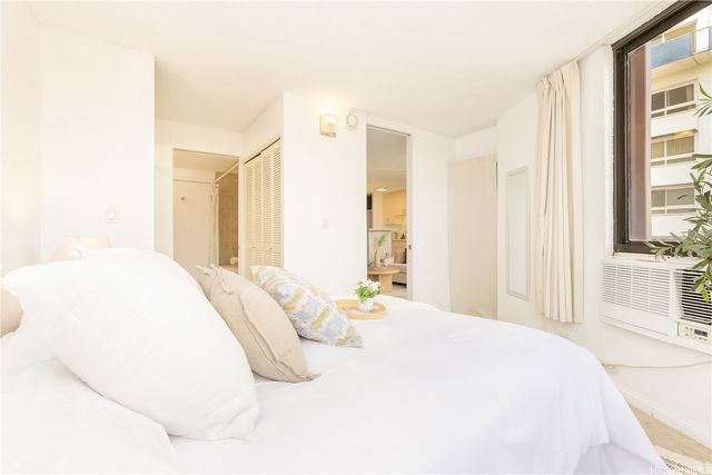 320 Liliuokalani Avenue 1105, Honolulu, HI 96815