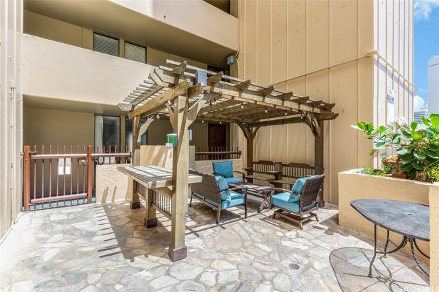 320 Liliuokalani Avenue 1105, Honolulu, HI 96815