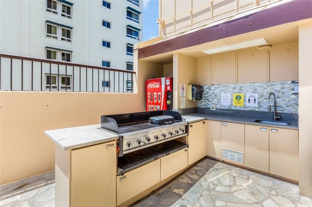 320 Liliuokalani Avenue 1105, Honolulu, HI 96815