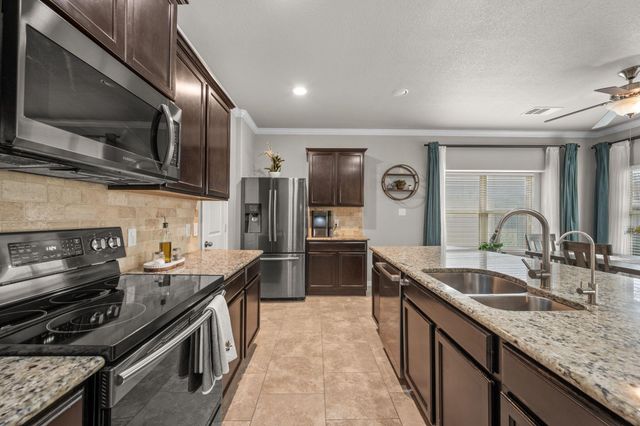 168 Golden Eagle LN, Leander, TX 78641