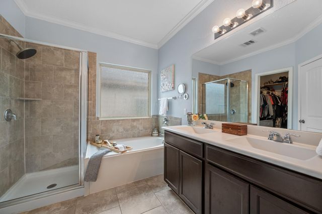 168 Golden Eagle LN, Leander, TX 78641