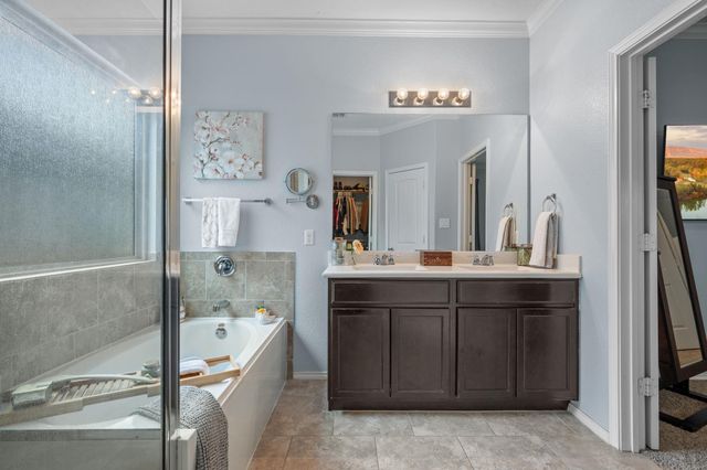 168 Golden Eagle LN, Leander, TX 78641