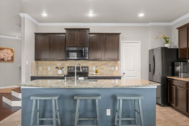 168 Golden Eagle LN, Leander, TX 78641