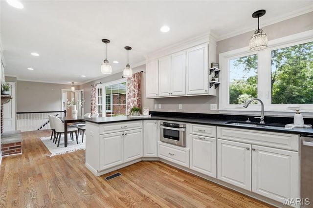 526 Selma Avenue, Webster Groves, MO 63119