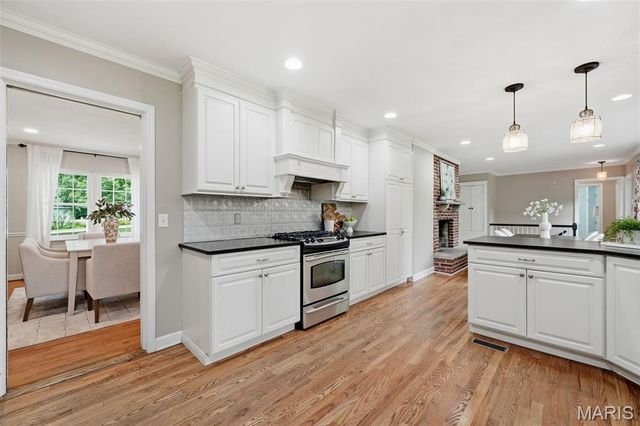 526 Selma Avenue, Webster Groves, MO 63119