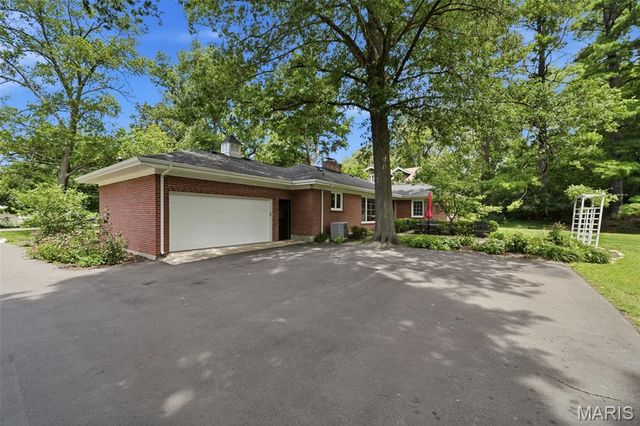 526 Selma Avenue, Webster Groves, MO 63119