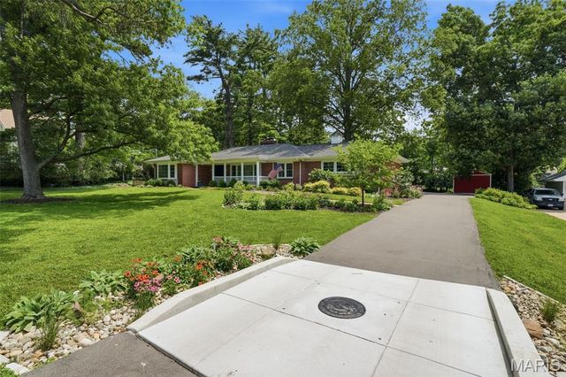 526 Selma Avenue, Webster Groves, MO 63119
