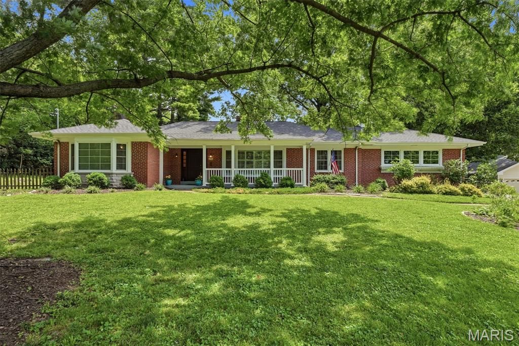 526 Selma Avenue, Webster Groves, MO 63119