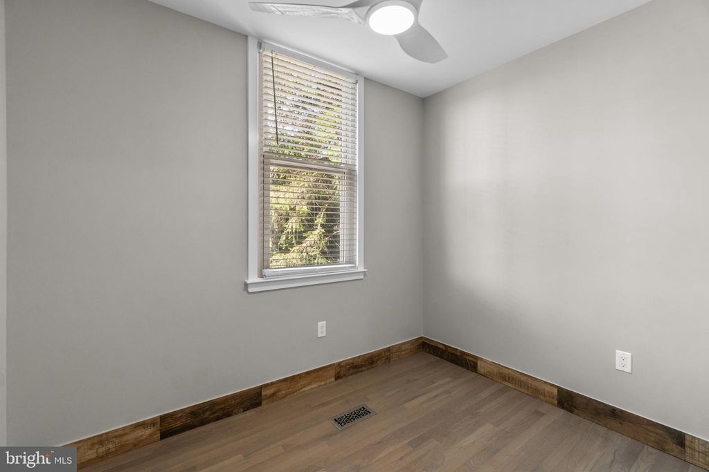 Image 17 of property listing at 1455 ROUTE 32, Sykesville, MD 21784