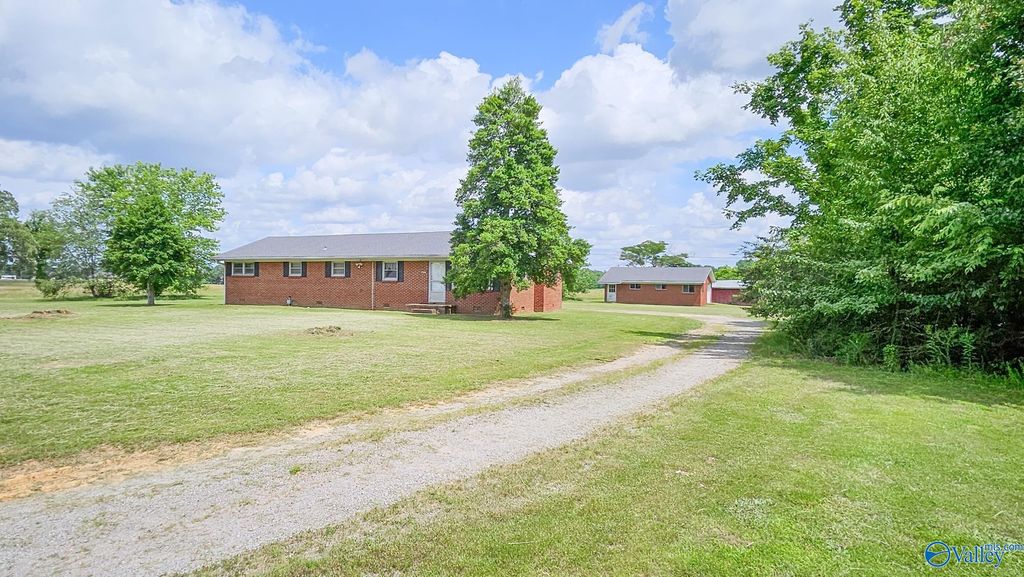 17688 Brownsferry Road, Athens, AL 35611