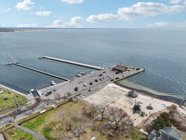 98 Bieselin Road, Bellport Village, NY 11713