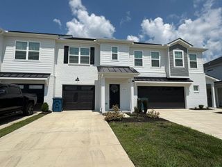 1837 Bethpage Dr, Murfreesboro, TN 37127