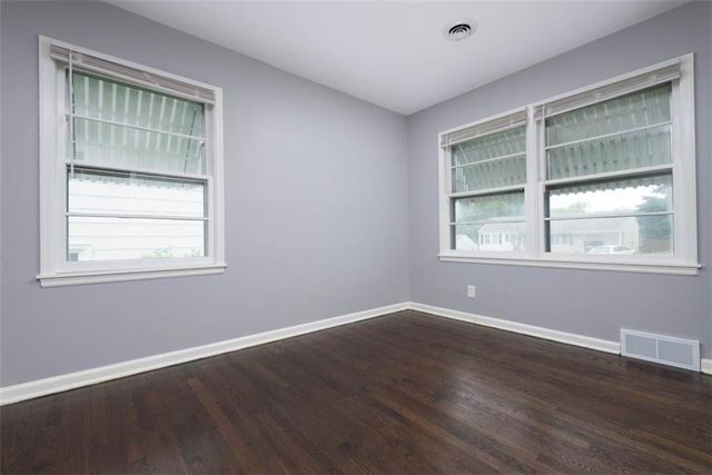 9103 Central Street, Kansas City, MO 64114