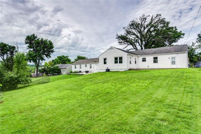 9103 Central Street, Kansas City, MO 64114