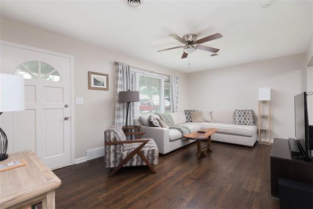 9103 Central Street, Kansas City, MO 64114