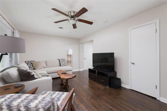 9103 Central Street, Kansas City, MO 64114
