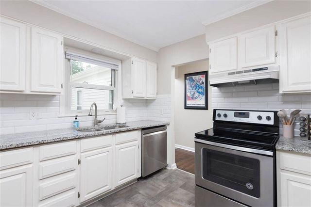 9103 Central Street, Kansas City, MO 64114