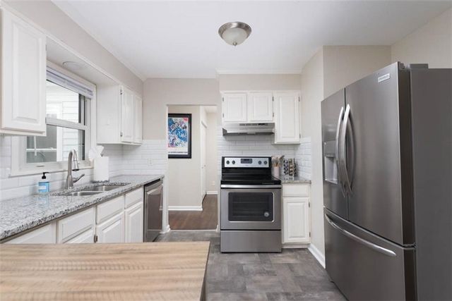 9103 Central Street, Kansas City, MO 64114