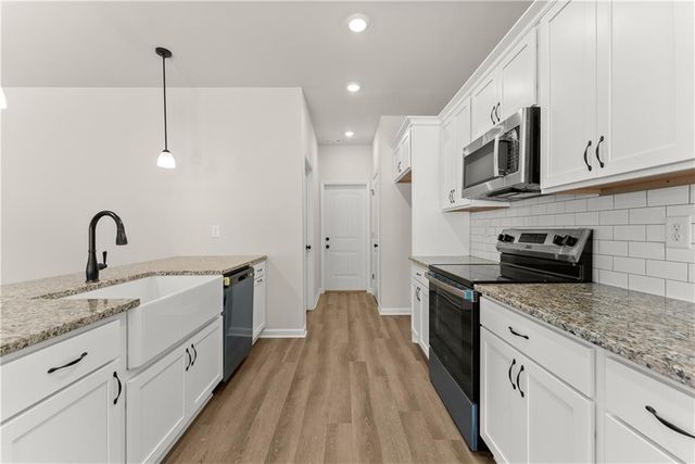 6405 River Plantation Drive, Lula, GA 30554