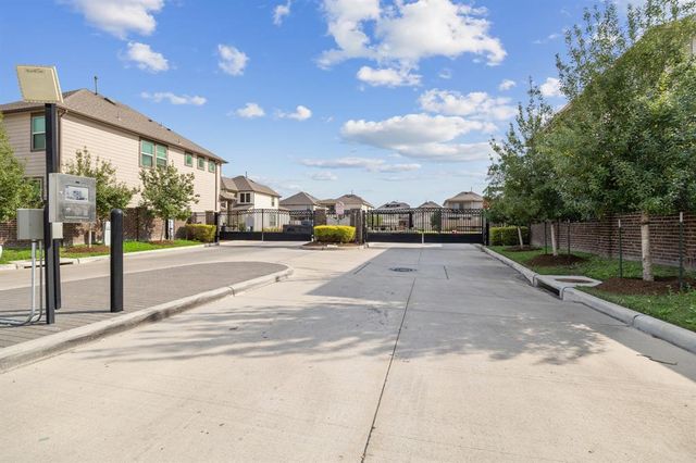 5126 Emma Forest Street, Houston, TX 77018