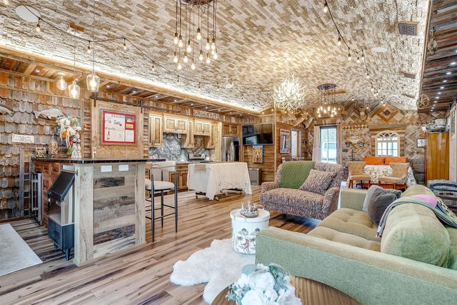 10501 County Road 525, Mansfield, TX 76063