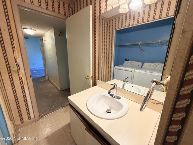 2519 WHISPERING WOODS Boulevard 3, Jacksonville, FL 32246