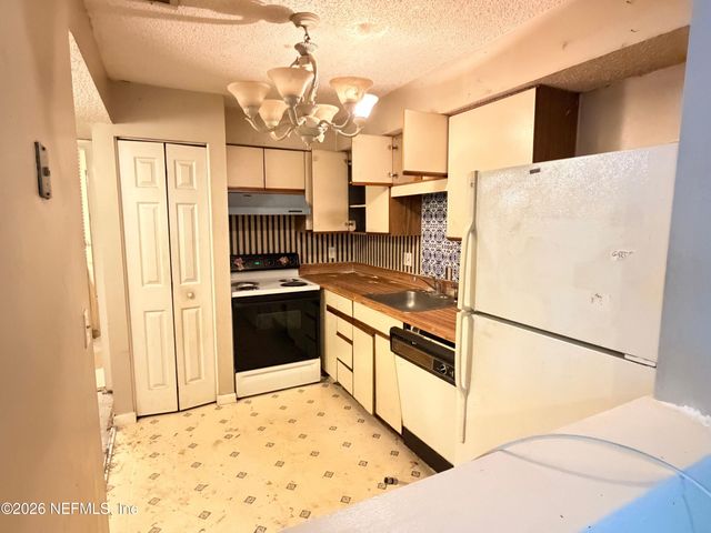 2519 WHISPERING WOODS Boulevard 3, Jacksonville, FL 32246