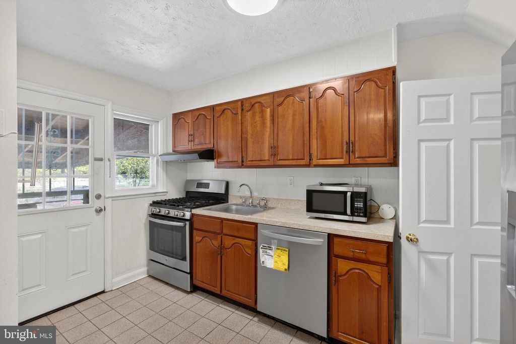 Image 4 of property listing at 2233 FIRETHORN RD, Baltimore, MD 21220