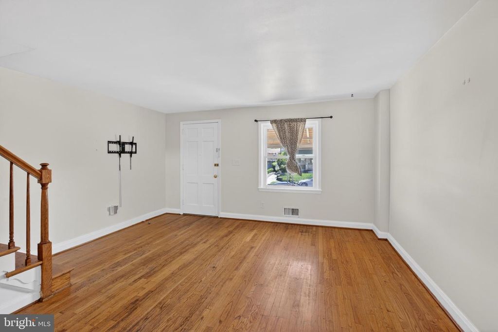 Image 8 of property listing at 2233 FIRETHORN RD, Baltimore, MD 21220