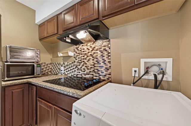 2201 Fountain View Drive 3, Houston, TX 77057