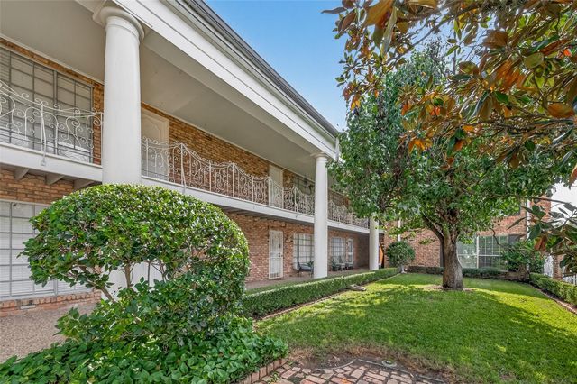 2201 Fountain View Drive 3, Houston, TX 77057