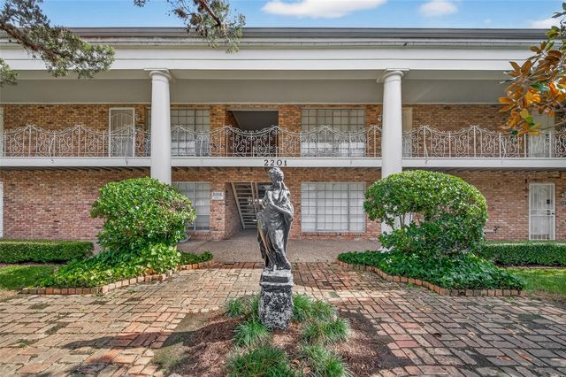 2201 Fountain View Drive 3, Houston, TX 77057